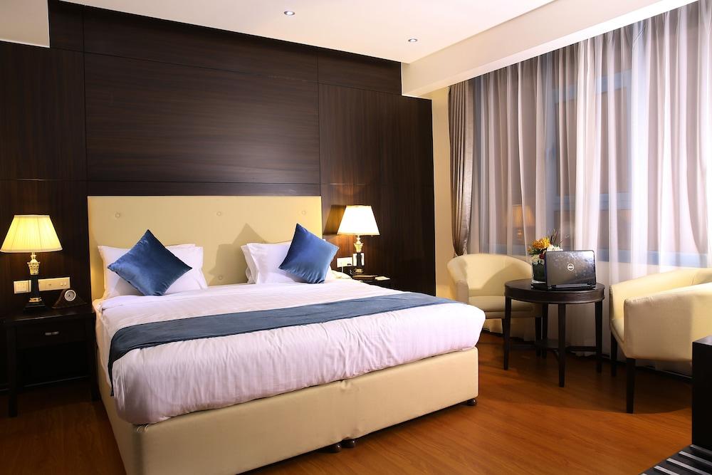 The Olive Hotel, Juffair Манама Екстериор снимка