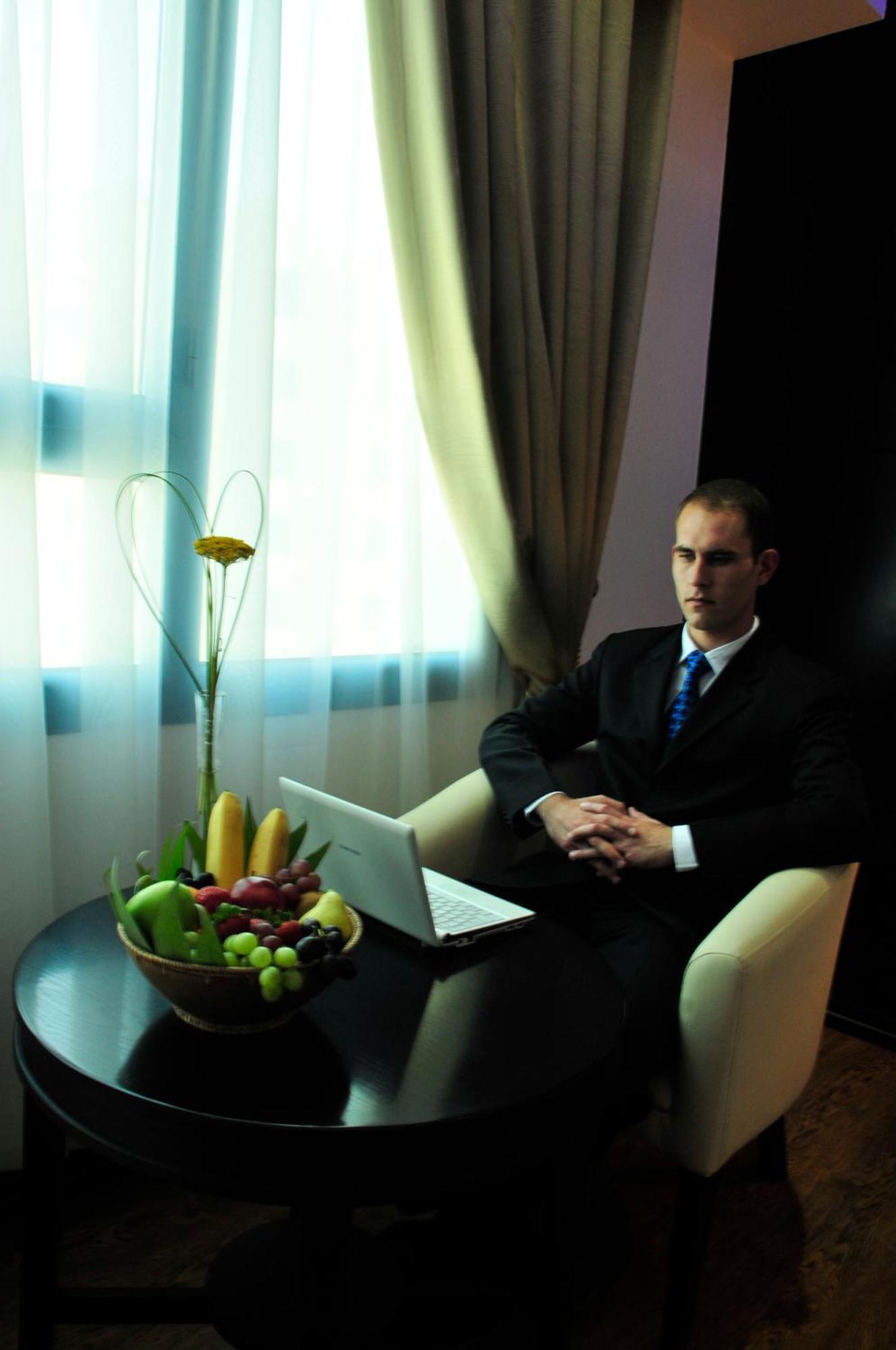 The Olive Hotel, Juffair Манама Екстериор снимка