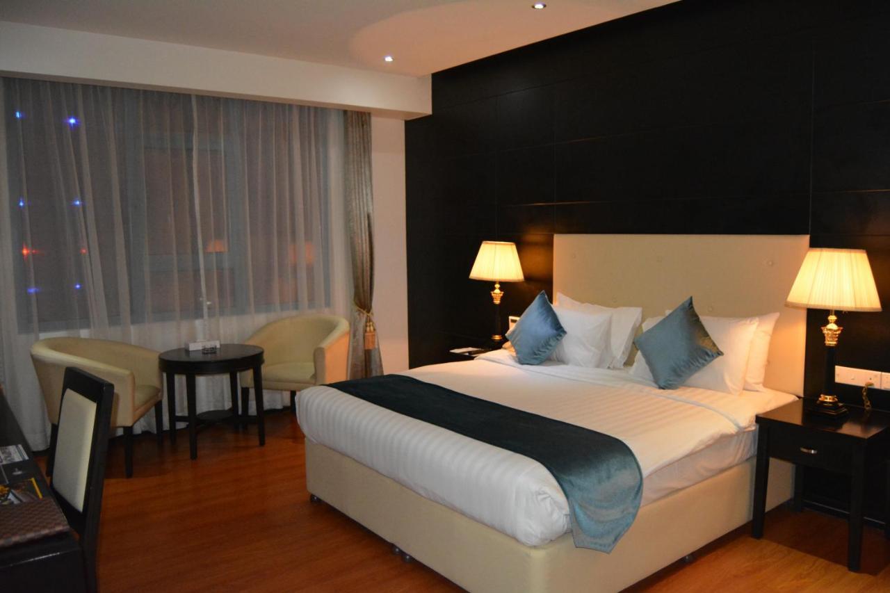The Olive Hotel, Juffair Манама Екстериор снимка